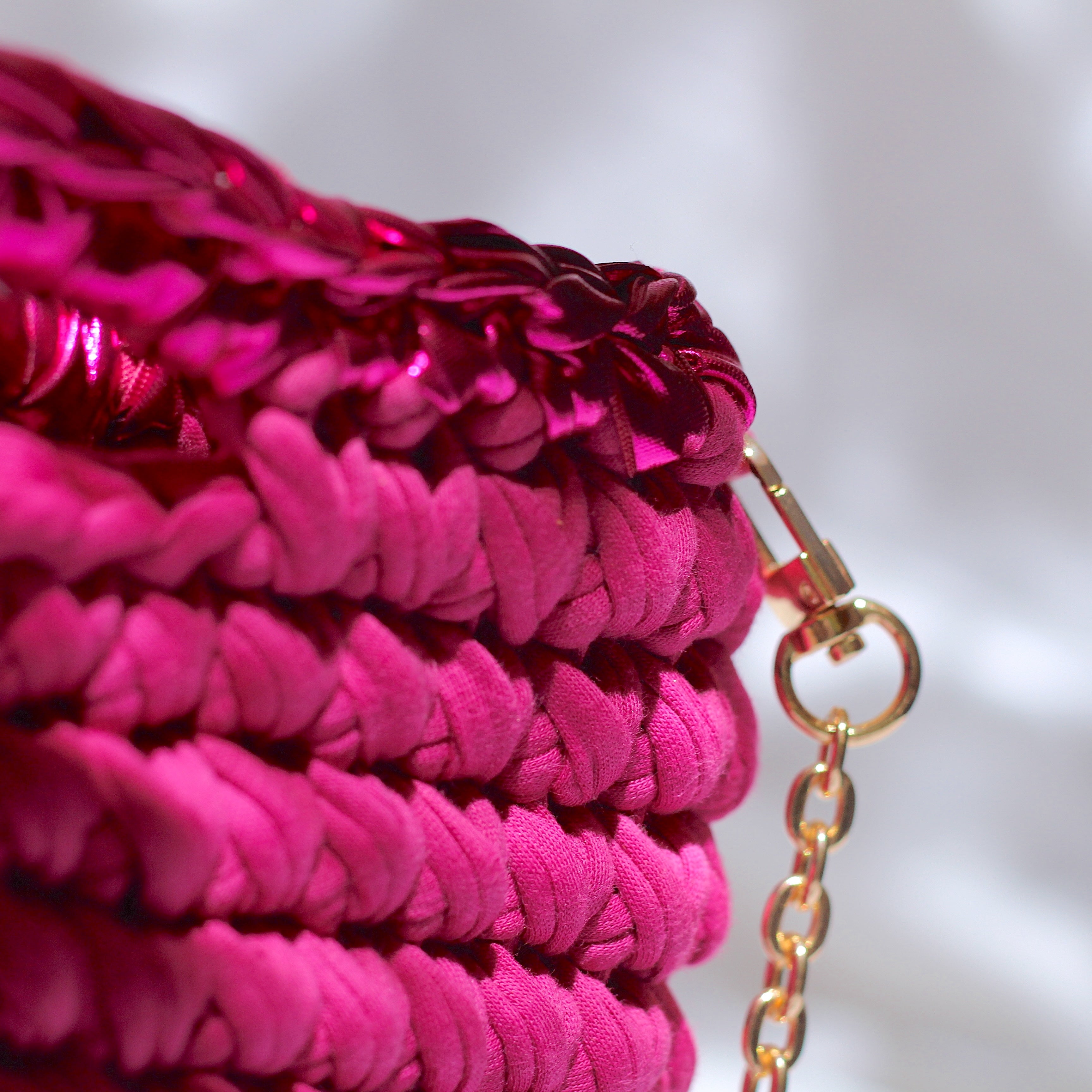 Sac à main au crochet fuchsia